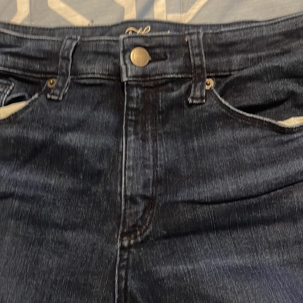 Universal Thread Shorts - Picture 2 of 4